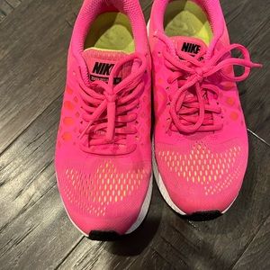 Women’s Hot Pink Nike Zoom Pegasus 31. Size 6.